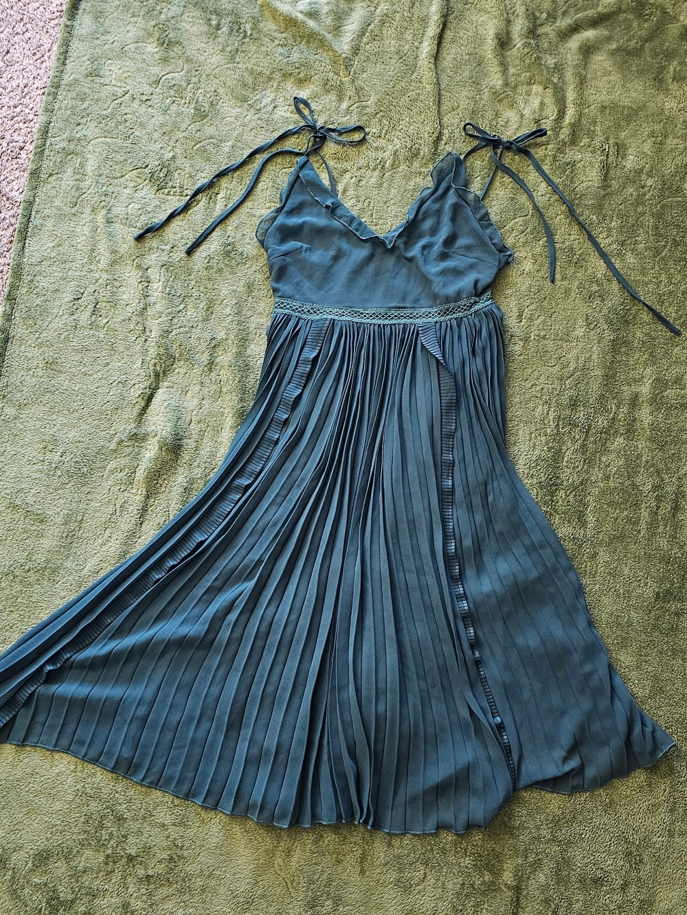 Lulus Never a Dull Moment Pleated Midi Dress Emerald Green Wedding Cocktail